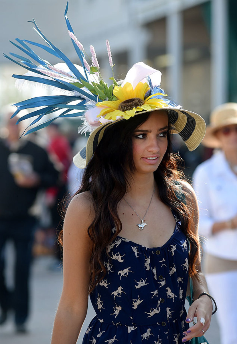 2014-Kentucky-Derby-fan-hat-487990287_master.jpg