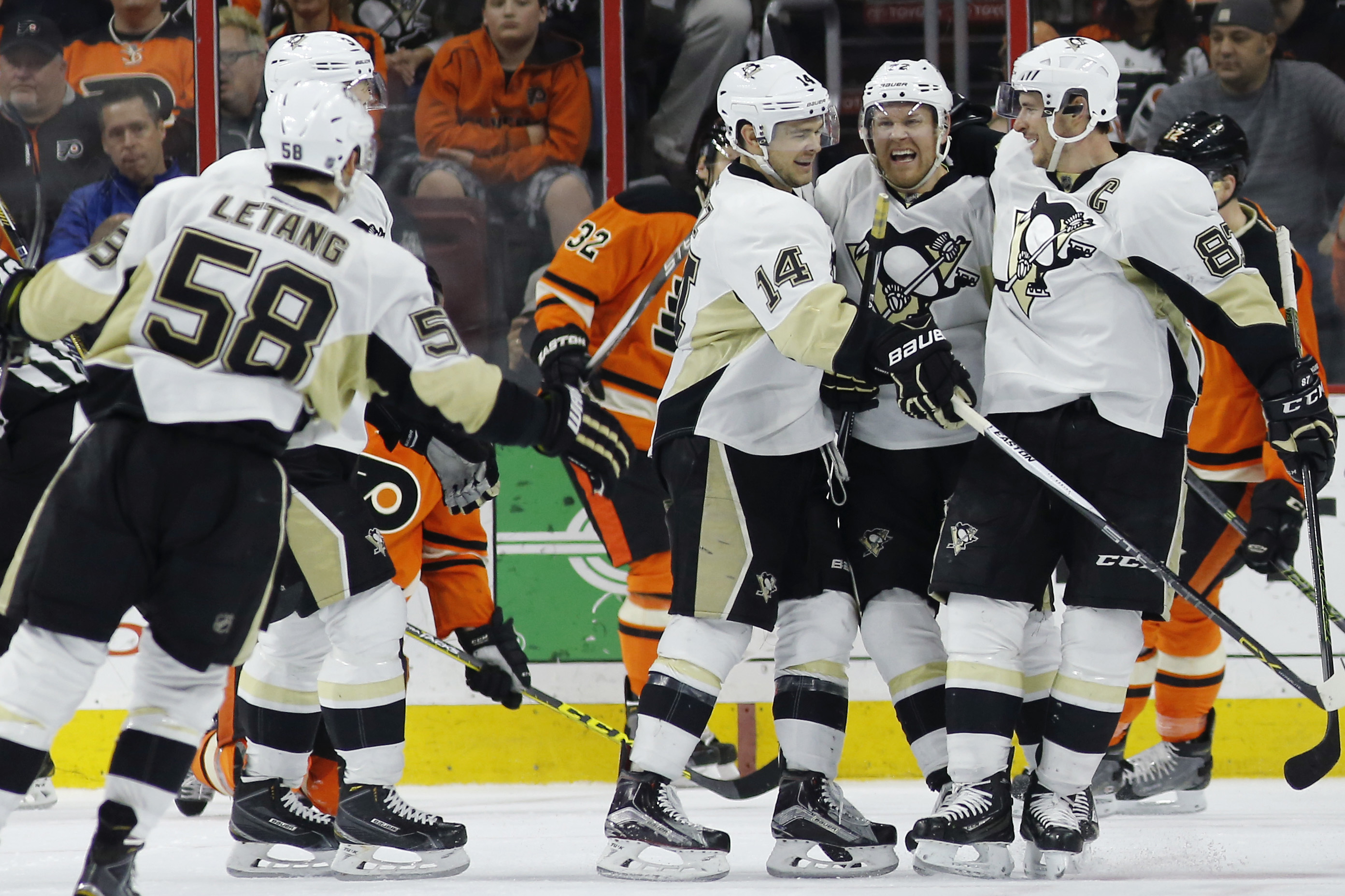 Penguins top Flyers 4-1 in playoff chase for rivals - Sports Illustrated