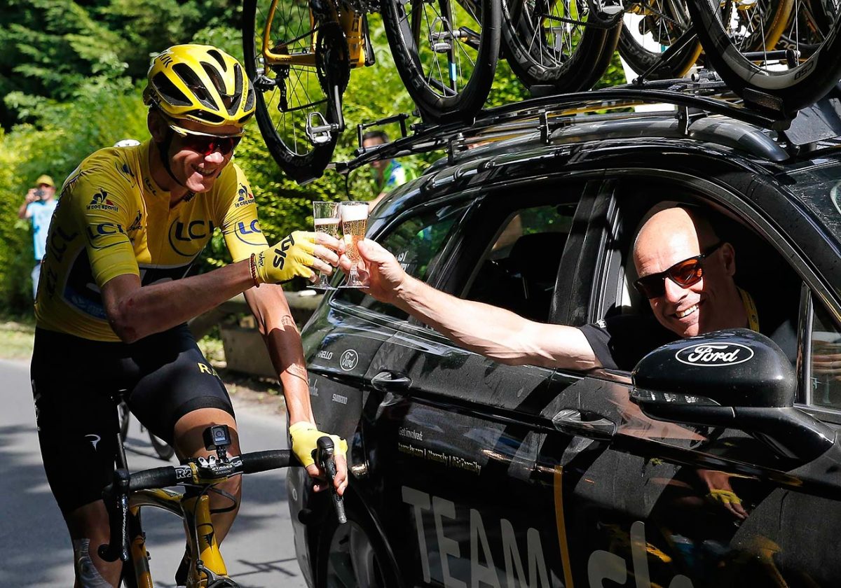 2016-0724-Chris-Froome-champagne.jpg