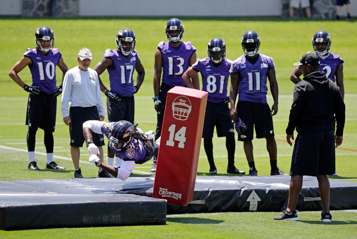 At June 2016 workouts, Perriman was going full speed—but a tweak to his left knee would again cause concern.