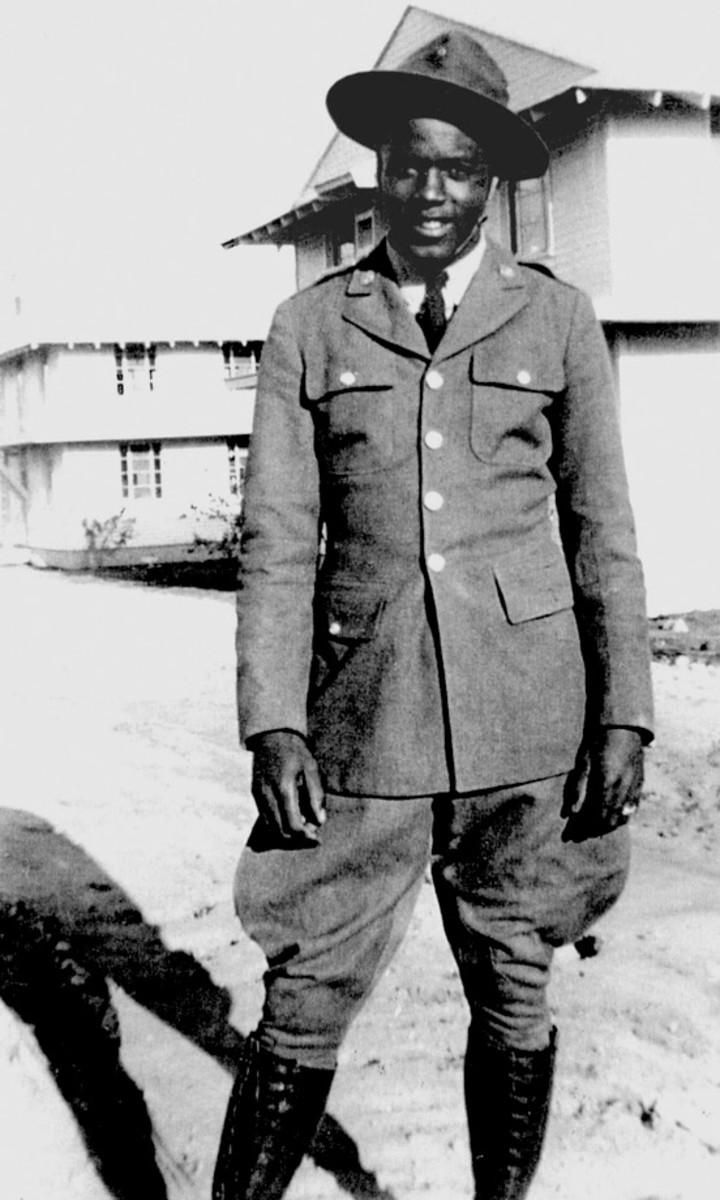 Jackie-Robinson-military-Black-Panthers-761st-Tank-Battalion.jpg