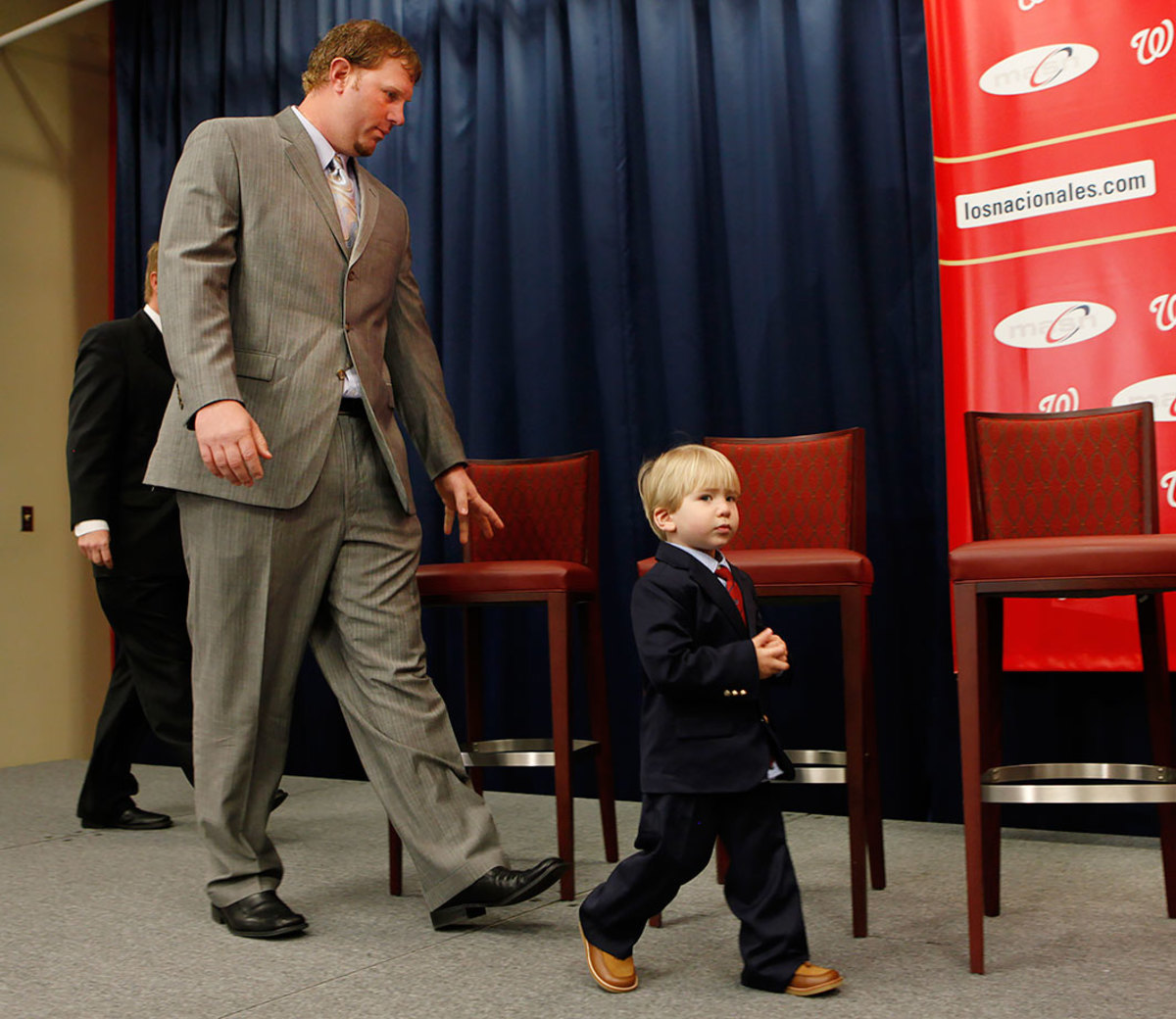 2009-0212-Adam-Dunn-son-Brady.jpg