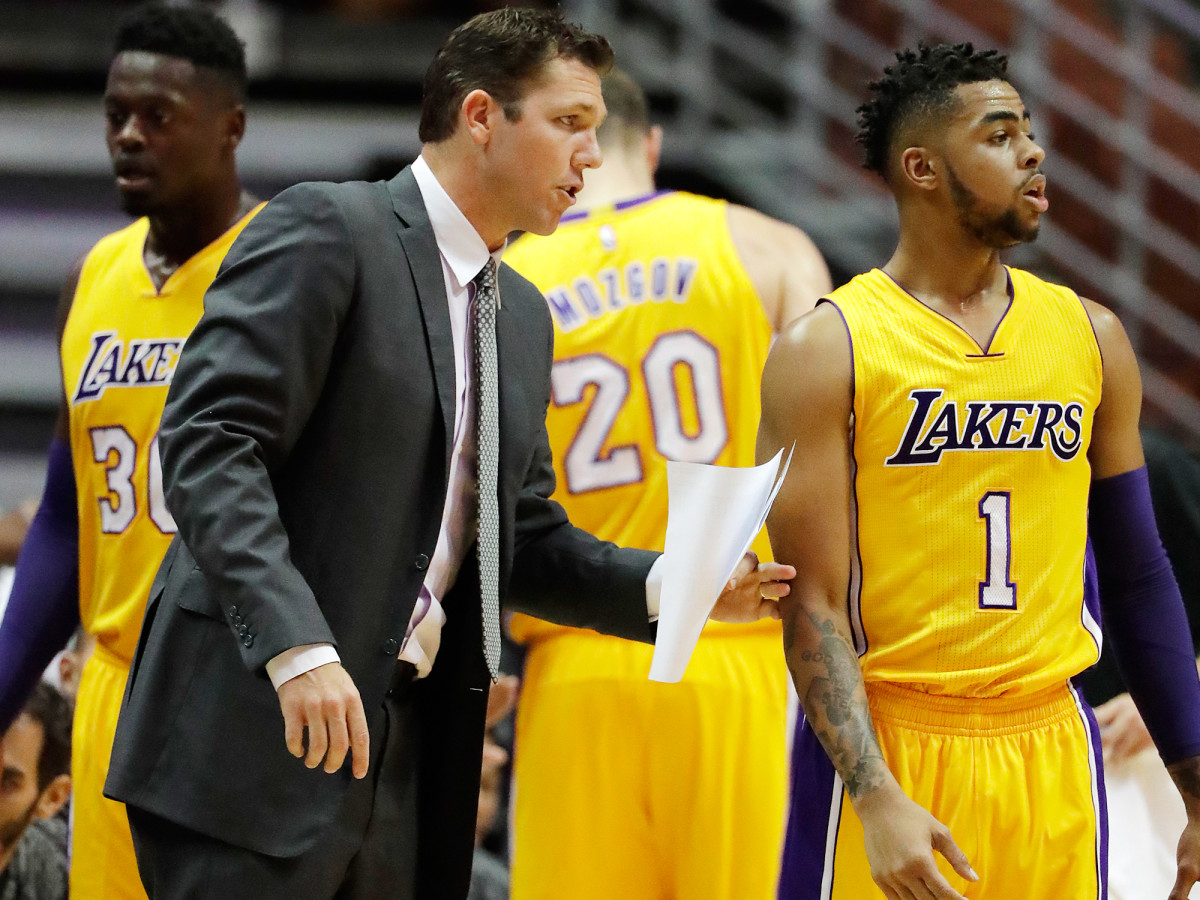 los-angeles-lakers-dangelo-russell-luke-walton.jpg