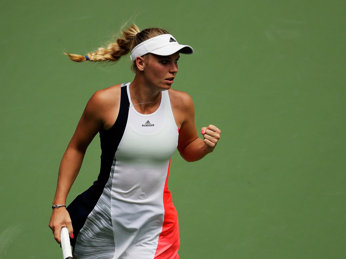 caroline-wozniacki-fist-pump-inline.jpg