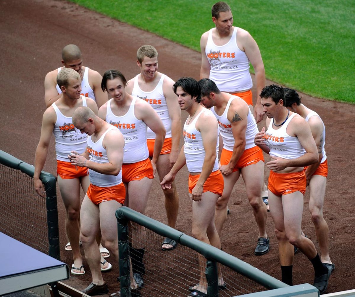2008-san-diego-padres-rookies-hooters.jpg