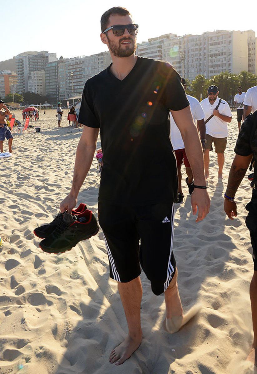 2014-1008-Kevin-Love-beach_0.jpg