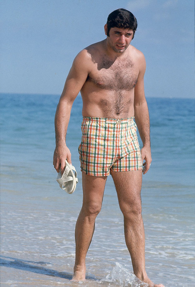 1969-0110-Joe-Namath-beach-001298625_0.jpg