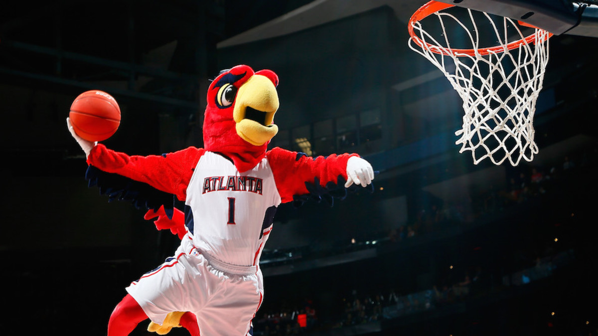 Atlanta Hawks Harry the Hawk injury video Sports Illustrated