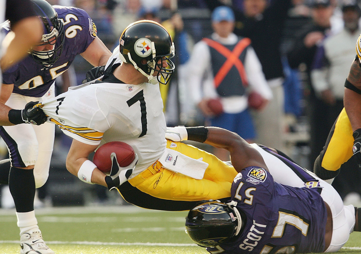 Bart Scott and crew bend Big Ben, November 2006.