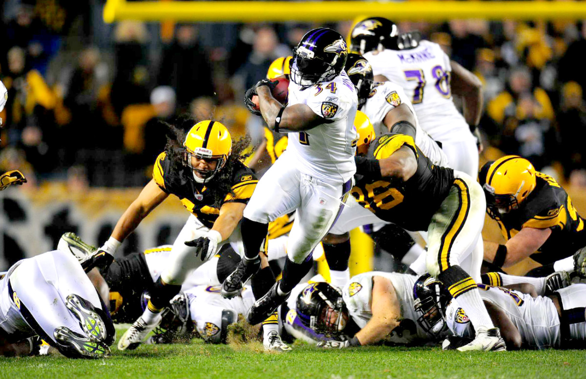 Ricky Williams carries for the Ravens, November 2011.