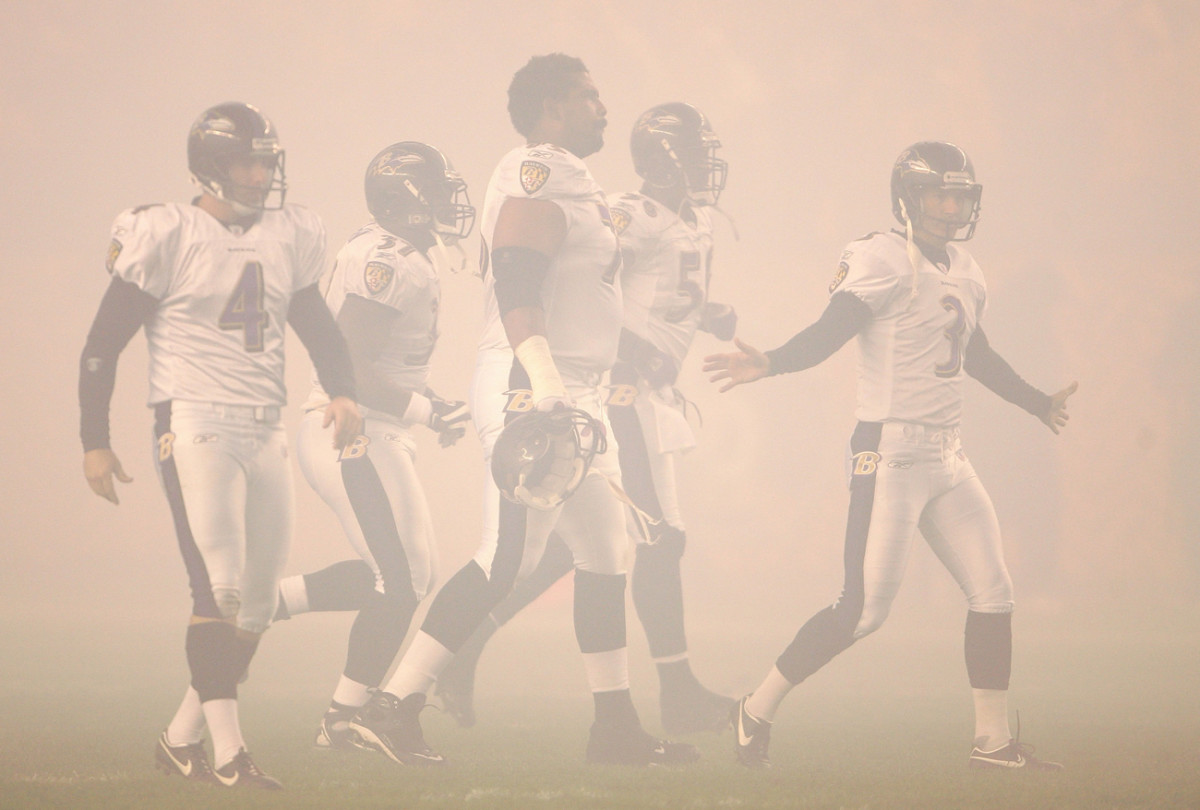 Ravens in a fog at Pittsburgh, November 2007.