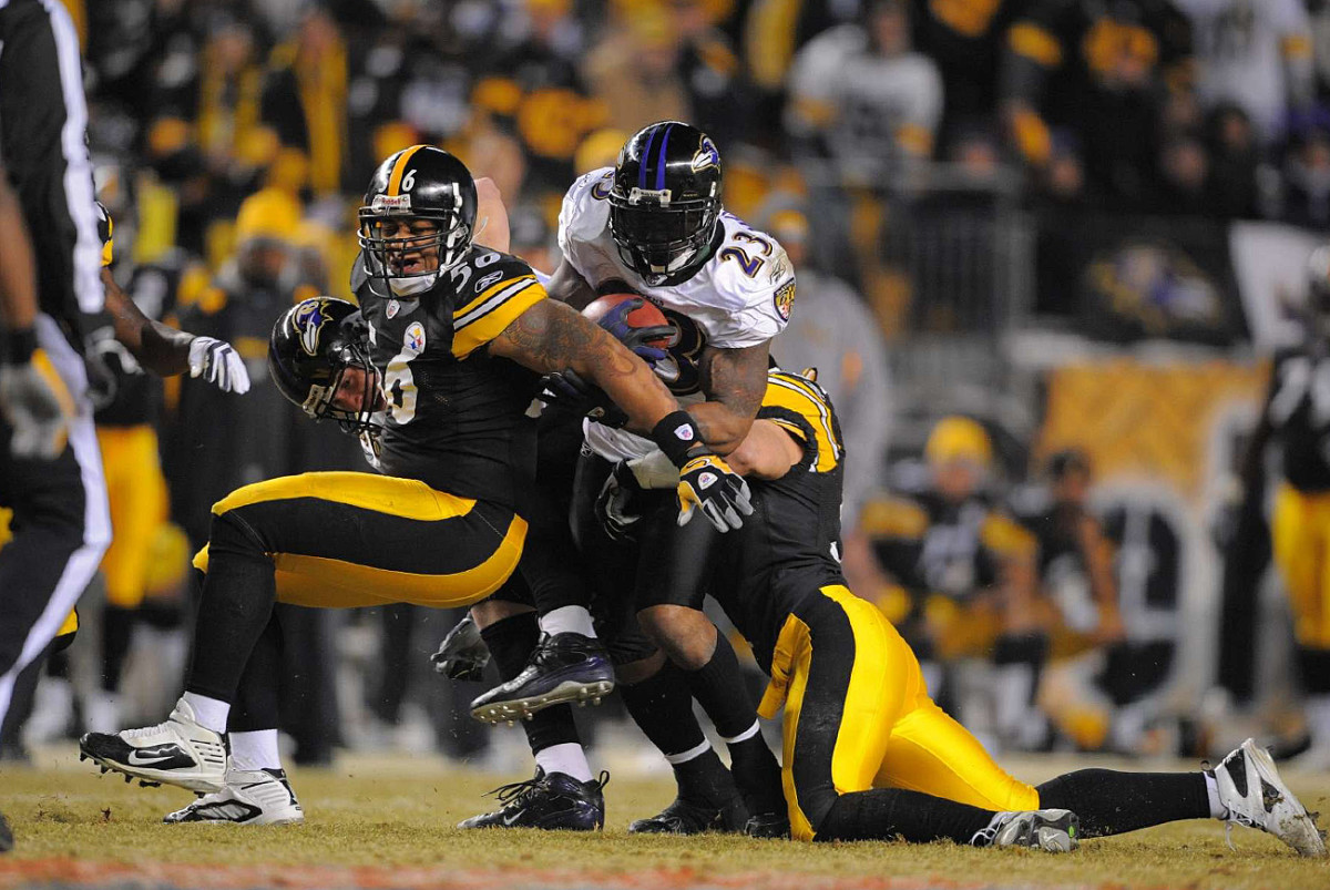 Casey Hampton and the Steelers D back up against Willis McGahee in the January 2009 AFC title game. 