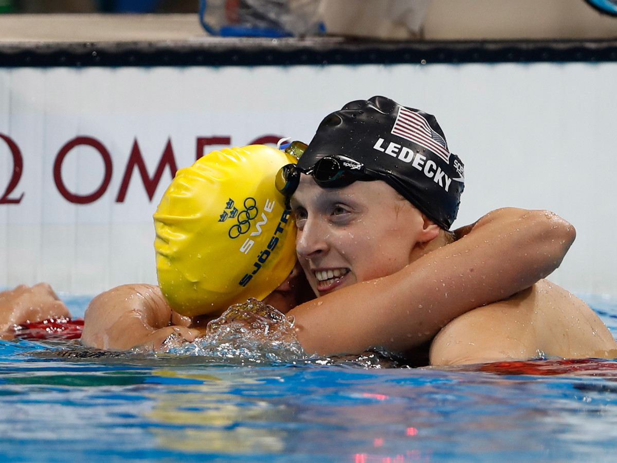 katie-ledecky-post-race-hug.jpg