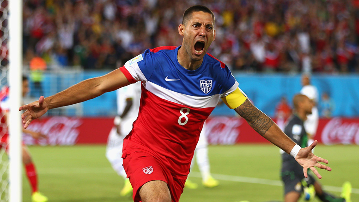 Clint Dempsey: Family poses with baby in USMNT jerseys - Sports