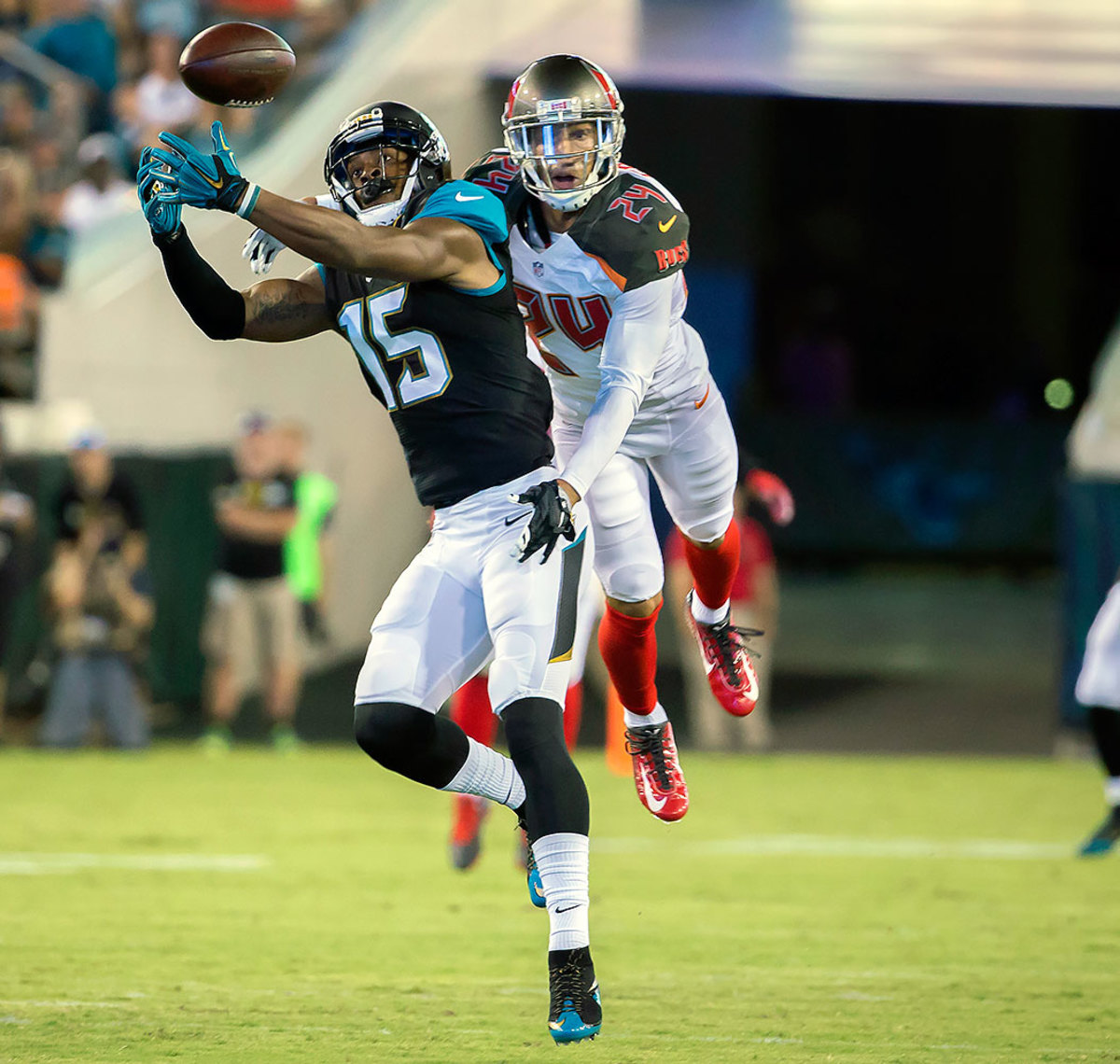 Brent-Grimes-Tampa-Bay-Buccaneers.jpg
