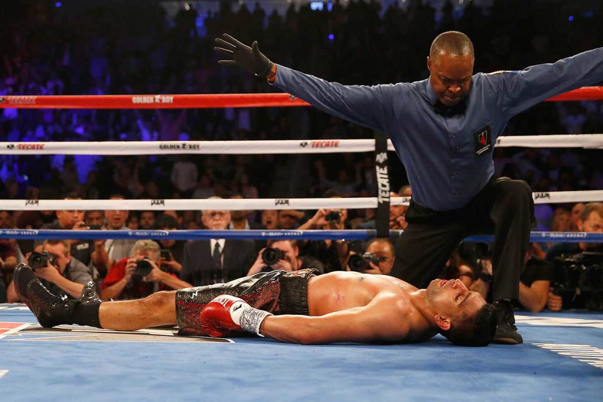 Amir-Khan-knocked-out-Canelo-Alvarez.jpg