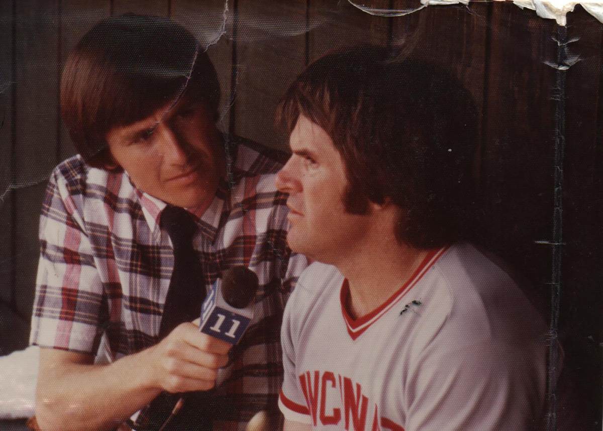 Sager with Cincinnati Reds' star Pete Rose in the spring training dugout in 1976.