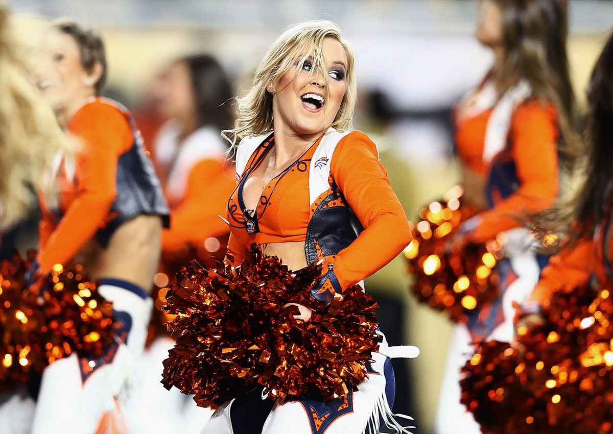Denver-Broncos-cheerleaders-508988580.jpg