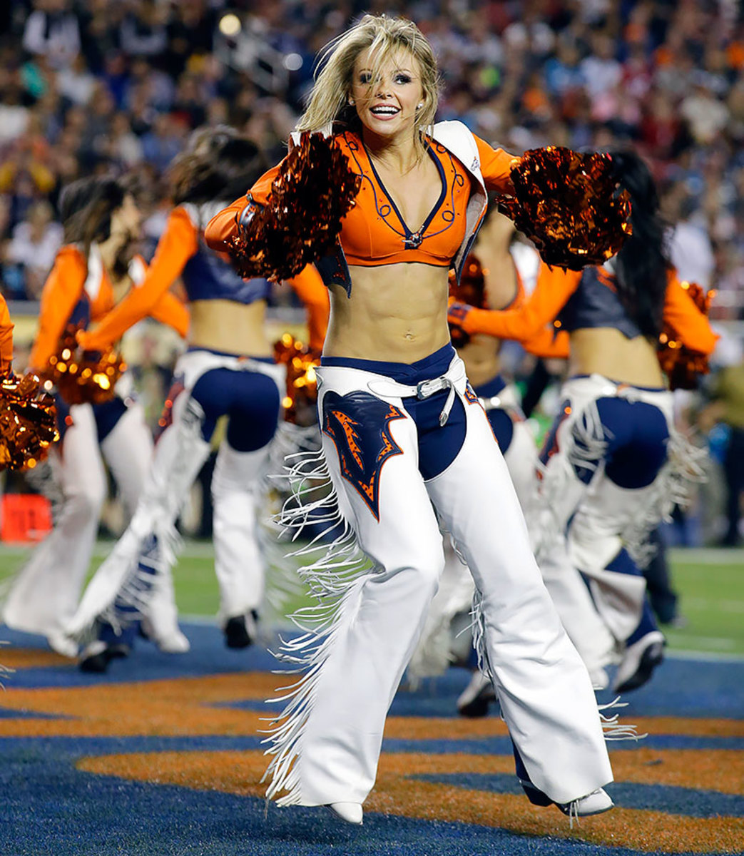 Denver-Broncos-cheerleaders-AP_172700172573.jpg