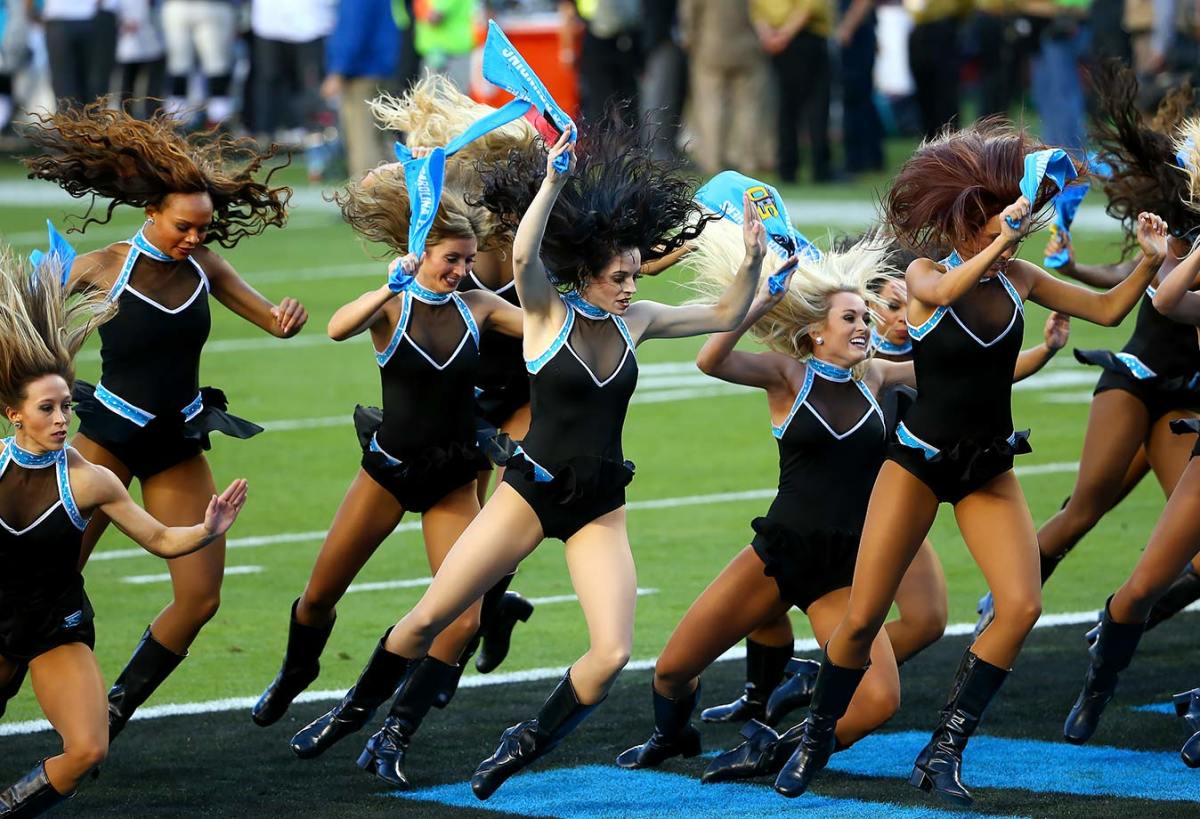 Carolina-Panthers-TopCats-cheerleaders-508984700.jpg