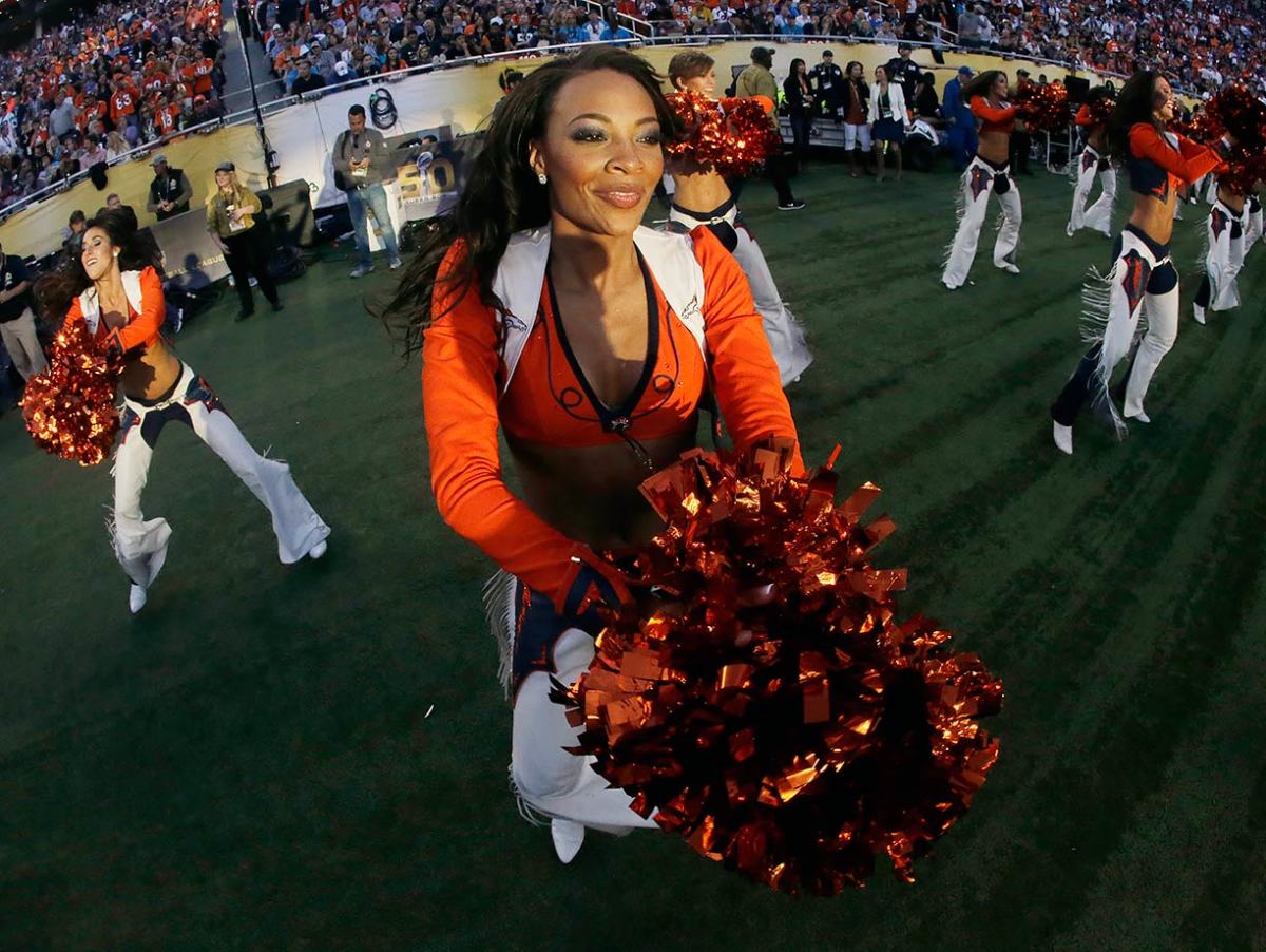 Denver-Broncos-cheerleaders-AP_91064515628.jpg