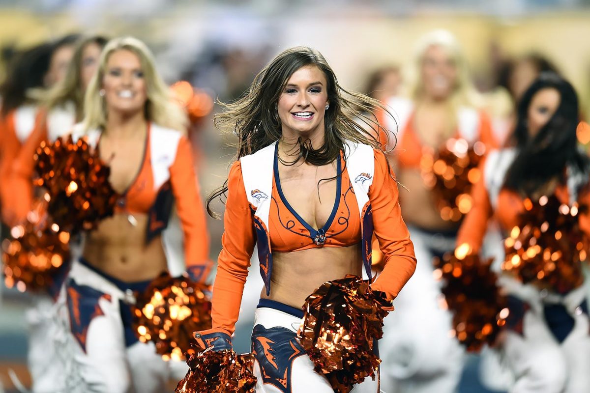 Denver-Broncos-cheerleaders-GettyImages-508989422.jpg