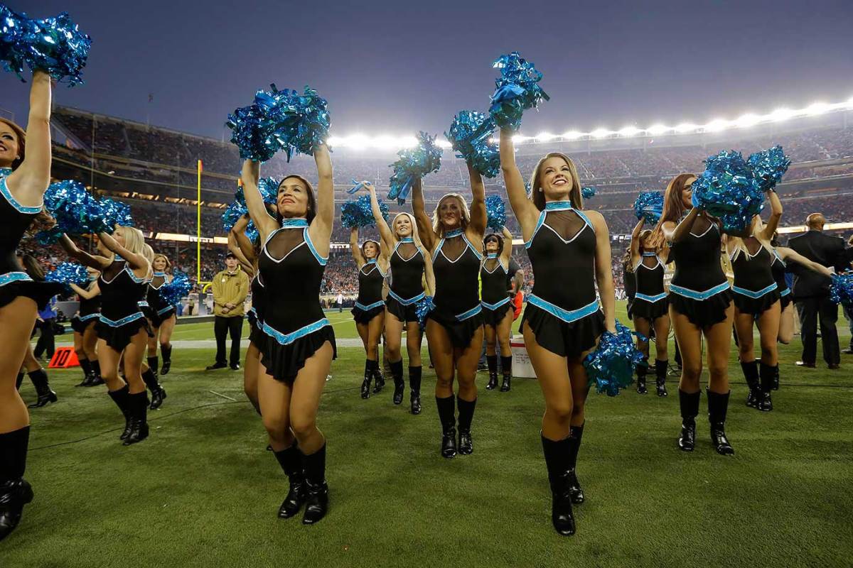 Carolina-Panthers-TopCats-cheerleaders-AP_260072769640.jpg