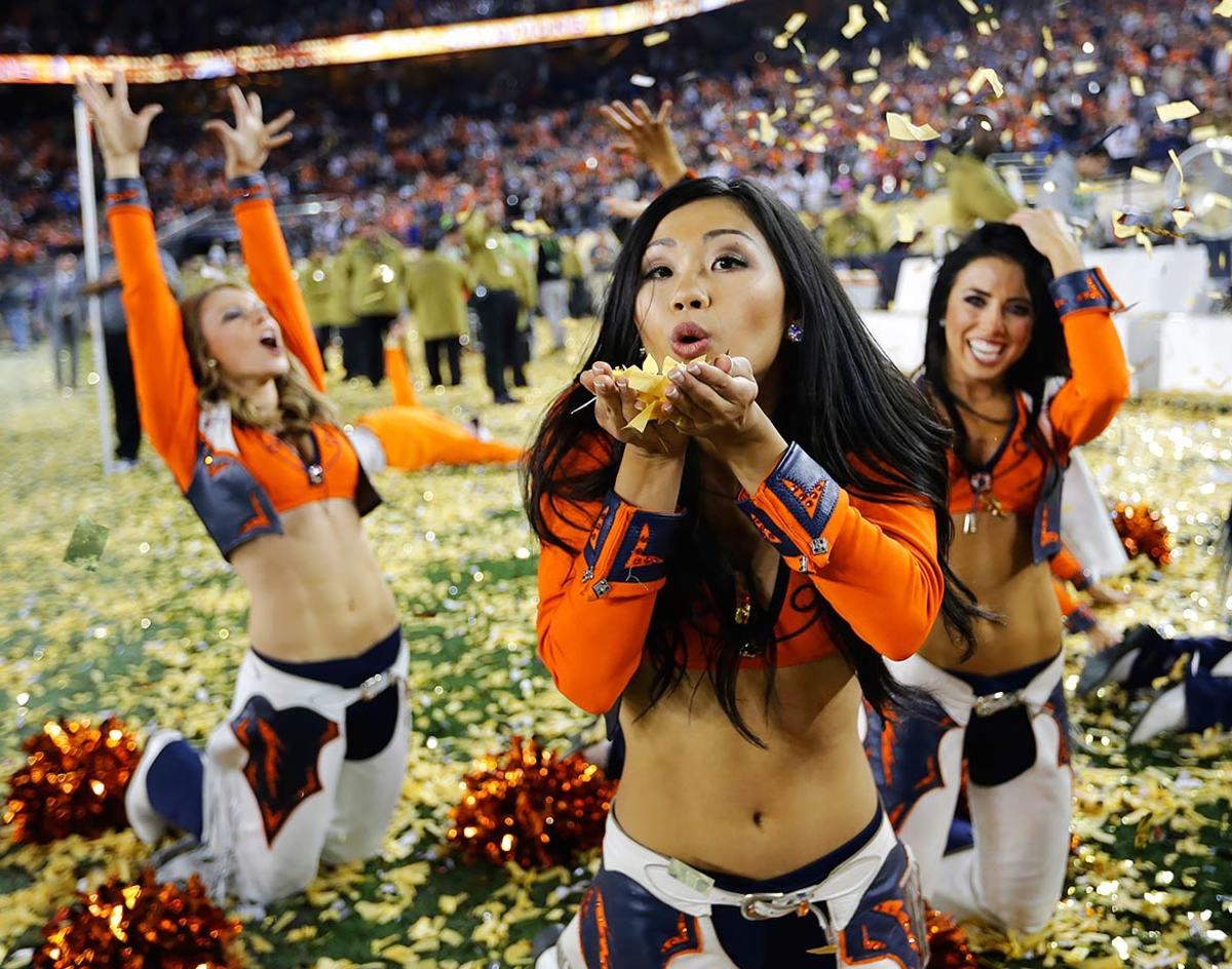 Denver-Broncos-cheerleaders-5821d8749ee54b54ab093816c09ef1a0-0.jpg