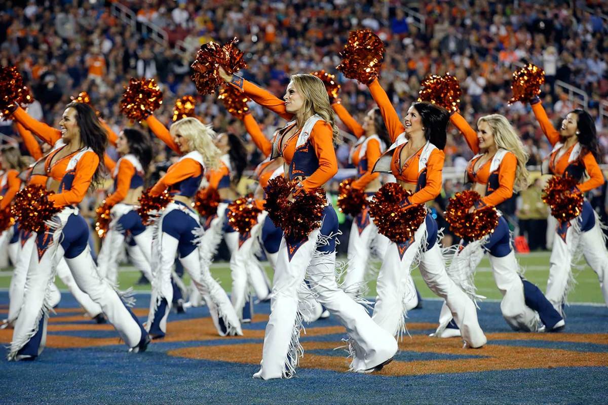 Denver-Broncos-cheerleaders-AP_848550068399.jpg