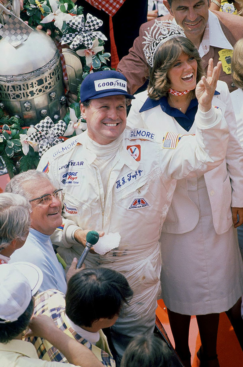 1977-Indy-500-AJ-Foyt-080085282.jpg
