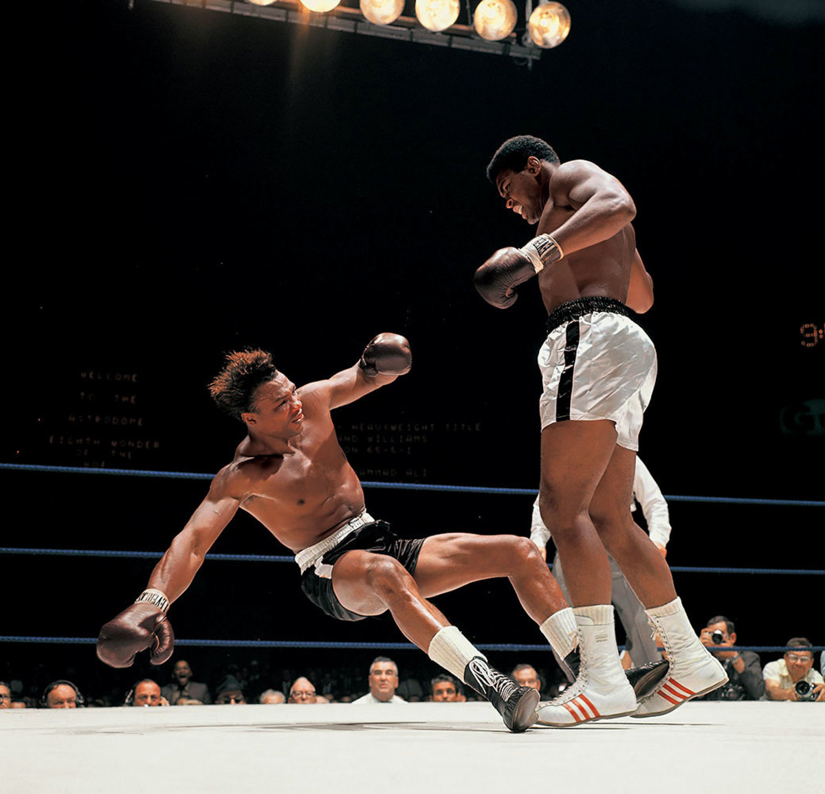 1966-1114-Muhammad-Ali-Cleveland-Williams-001315159.jpg
