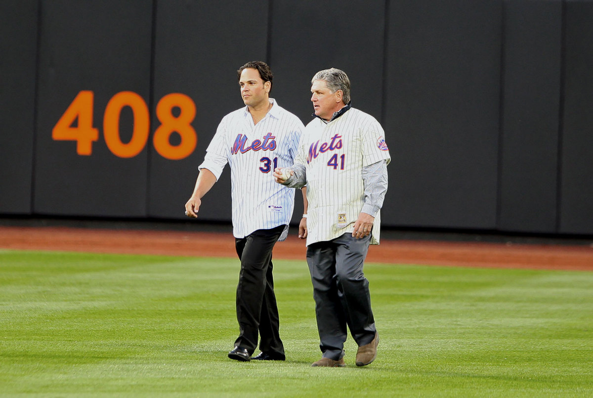 2009-0413-Mike-Piazza-Tom-Seaver-opi6-28119.jpg
