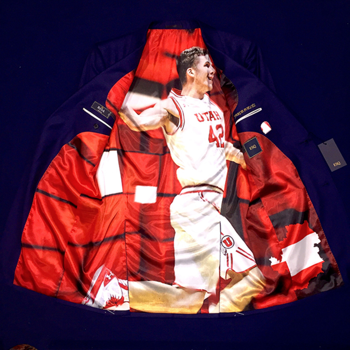 jakob-poeltl-draft-suit-lining-inline.jpg