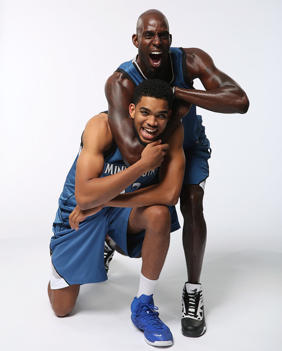 Kevin-Garnett-Karl-Anthony-Towns-X160004_TK1_042.jpg