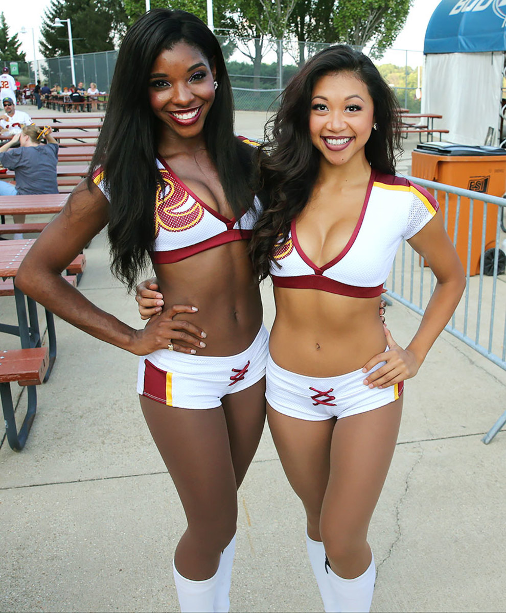 Washington-Redskins-cheerleaders-BEA_1808A.jpg
