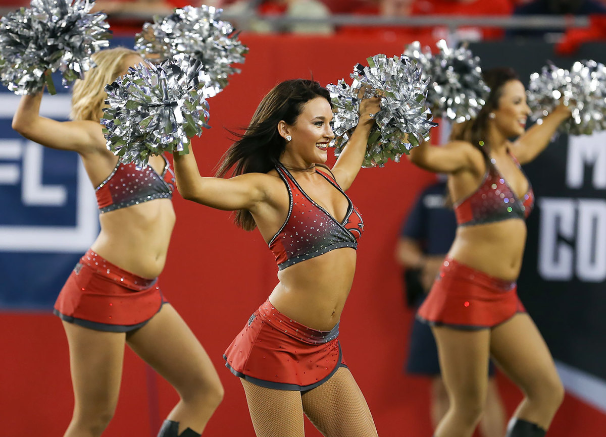 Tampa-Bay-Buccaneers-cheerleaders-CCX08262016_02466_CLE_v_TBB.jpg
