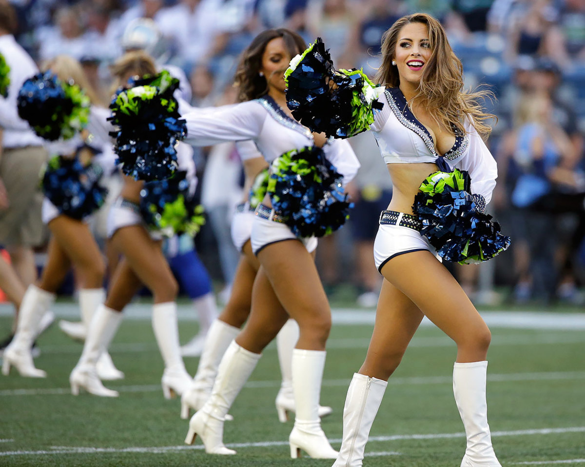 Seattle-Seahawks-Sea-Gals-cheerleaders-AP_672015139210.jpg