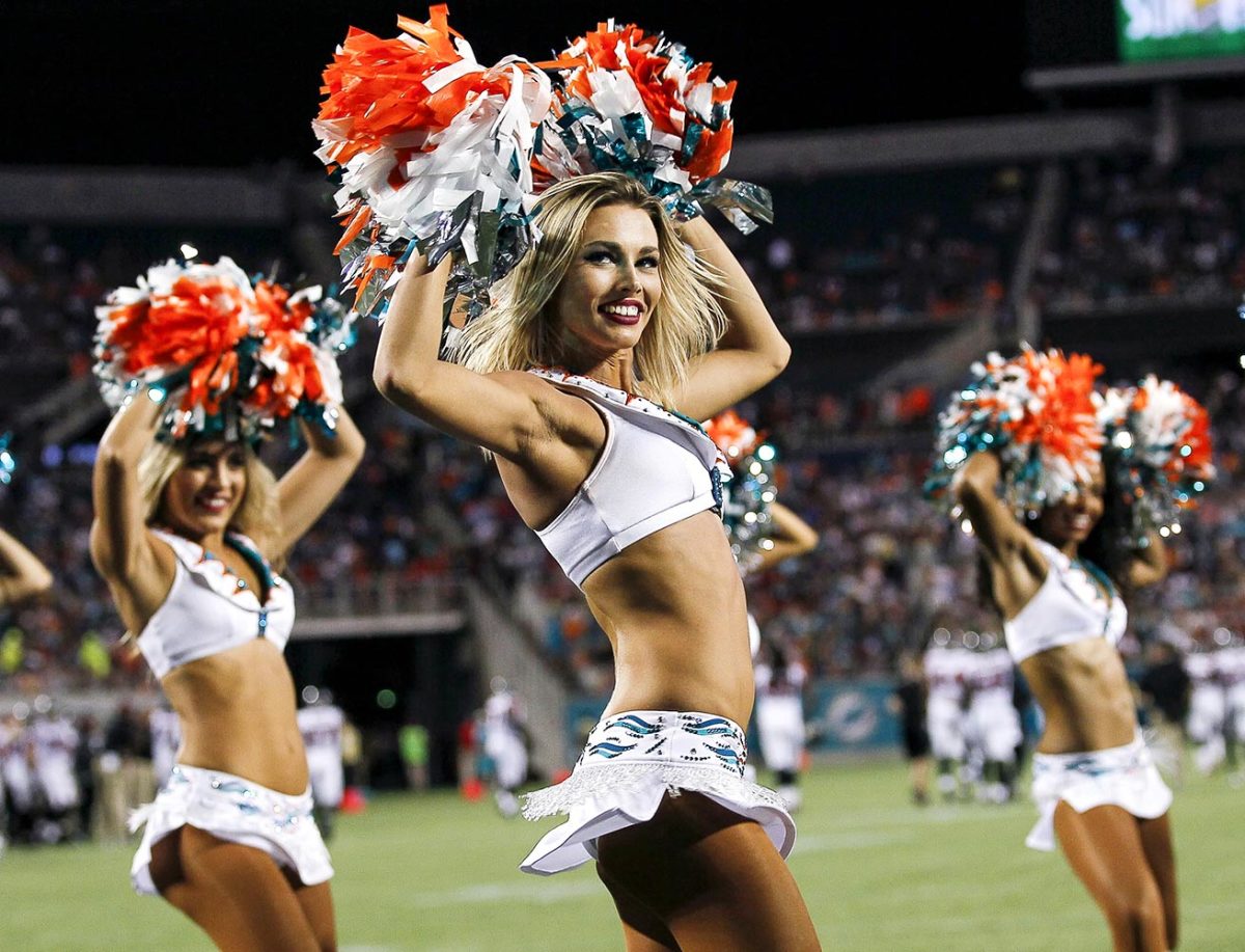 Miami-Dolphins-cheerleaders-595700242.jpg