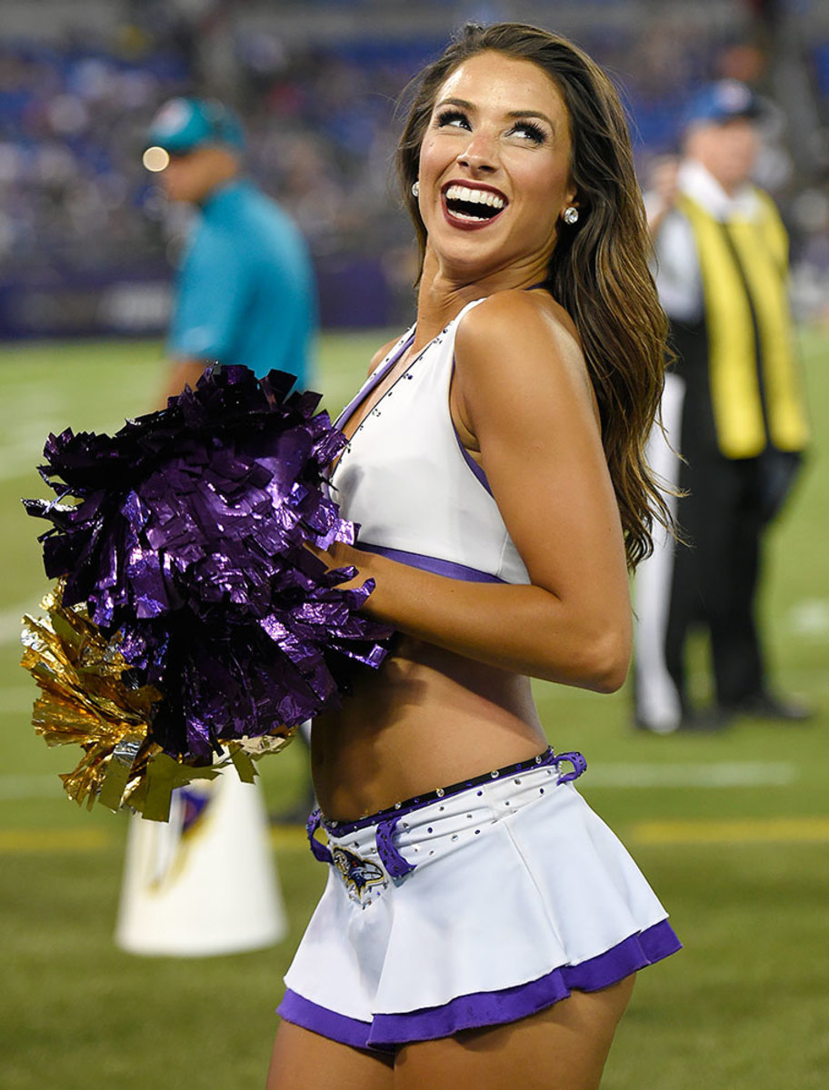 Baltimore-Ravens-cheerleaders-AP_739265446913.jpg