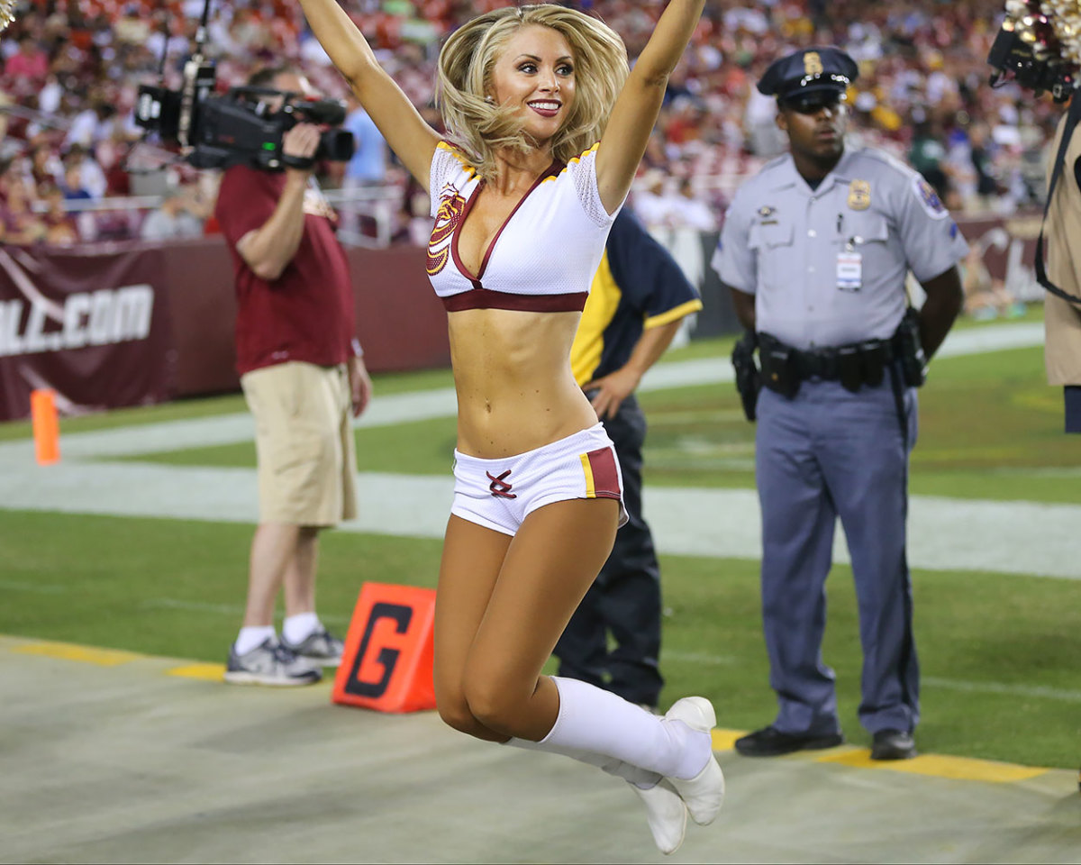 Washington-Redskins-cheerleaders-BEA_7343A.jpg