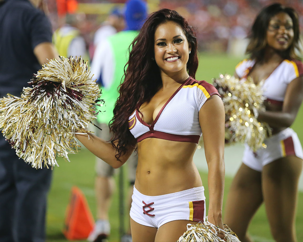 Washington-Redskins-cheerleaders-BEA_6551A.jpg