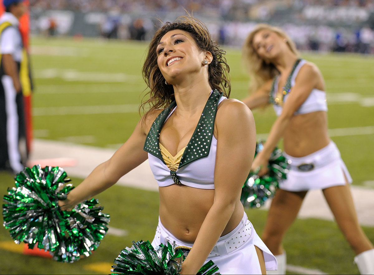 New-York-Jets-Flight-Crew-cheerleaders-AP_683441375829.jpg