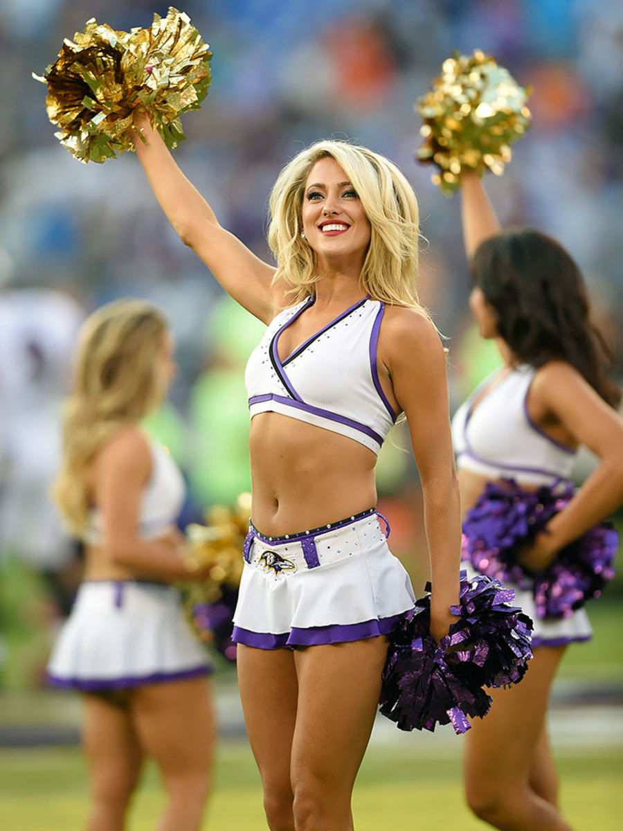 Baltimore-Ravens-cheerleaders-AP_531759013811.jpg
