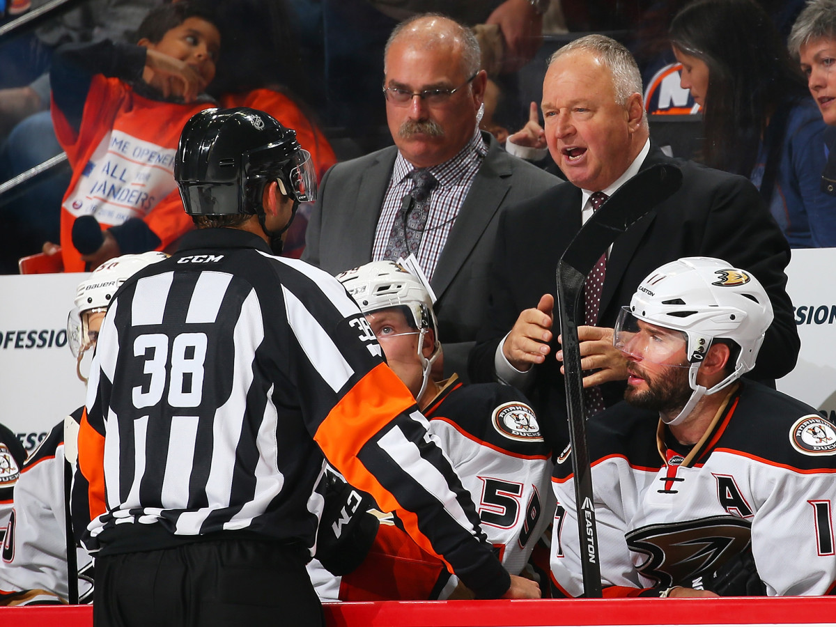 randy-carlyle-anaheim-ducks-argues-ref.jpg