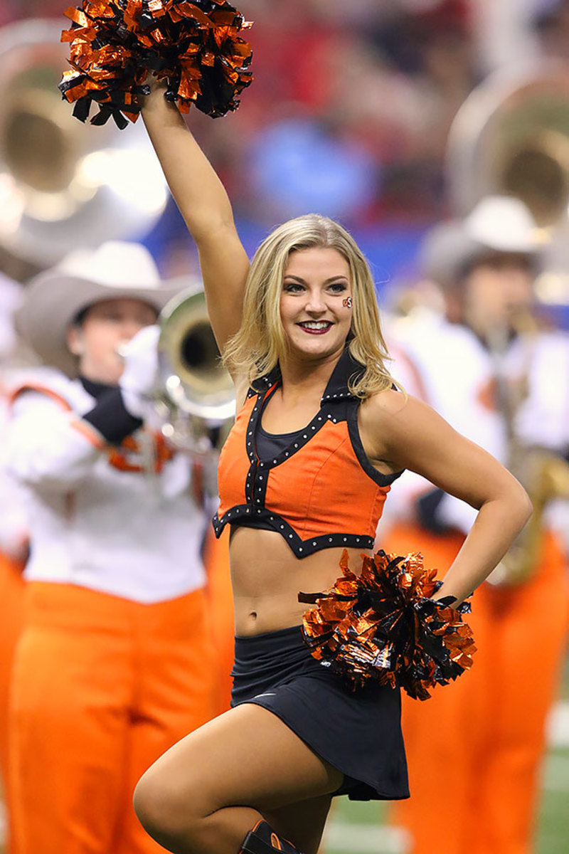 Oklahoma-State-Cowboys-cheerleaders-CGT16111552_UM_v_OSU.jpg