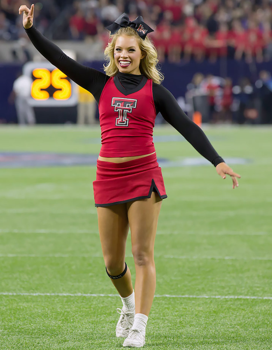 Texas-Tech-Red-Raiders-cheerleaders-DBA151229_Texas_Tech_Raiders_vs_LS.jpg
