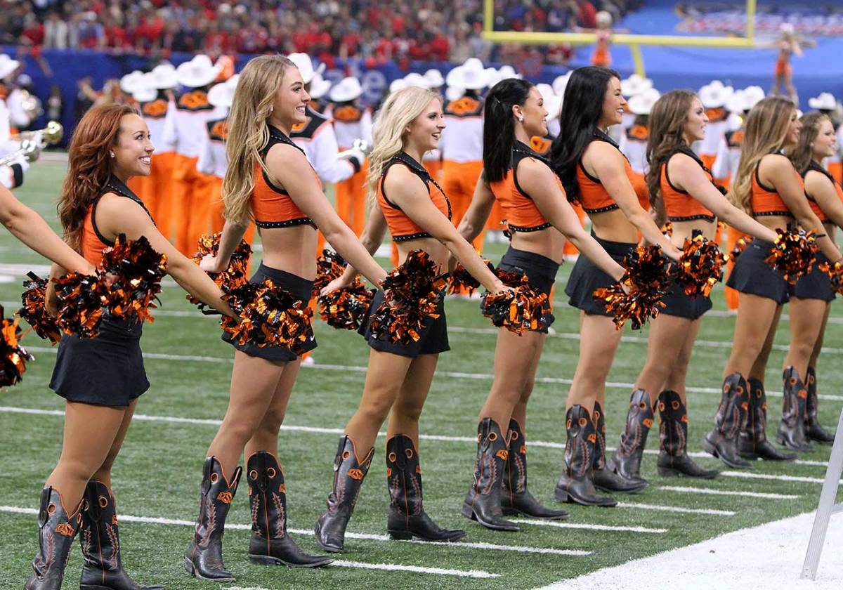 Oklahoma-State-Cowboys-cheerleaders-CGT16111161_UM_v_OSU.jpg