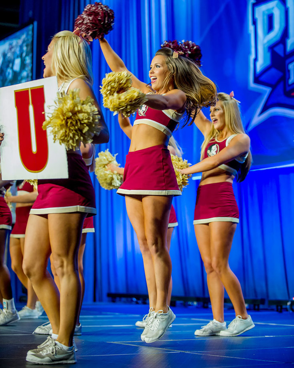 Florida-State-Seminoles-cheerleaders-CFM151231117_2015PeachBowl_HoustonVsFl.jpg