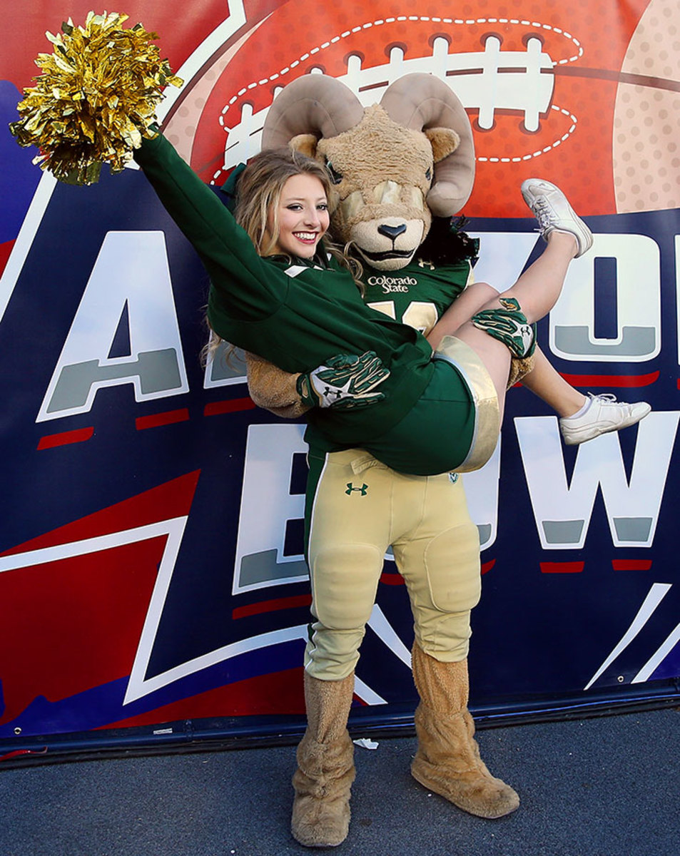 Colorado-State-Rams-cheerleader-3171512280125_csu_v_nevada.jpg