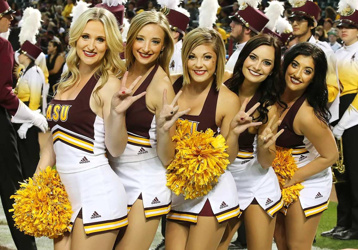 Arizona_State-cheerleaders-Cactus_Bowl-ZYP_6572.jpg